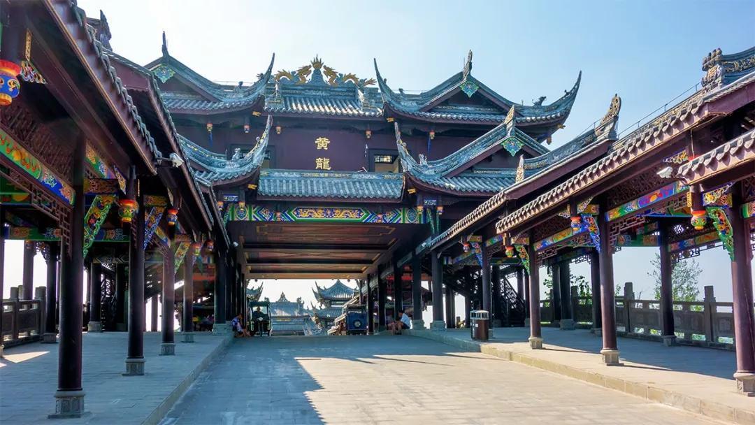 特斯拉第四季度业绩不及预期,警告今年增长将明显放缓